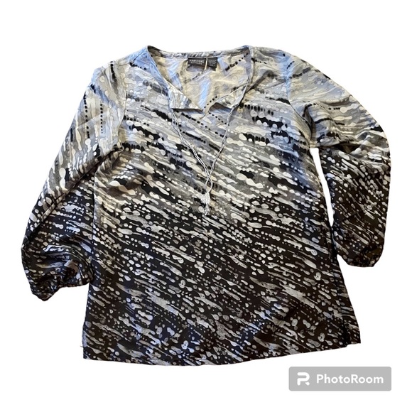 Chico’s (Additions) dressy blouse/size 1 - grey, silver,black & white Ombre EUC! - Picture 1 of 7